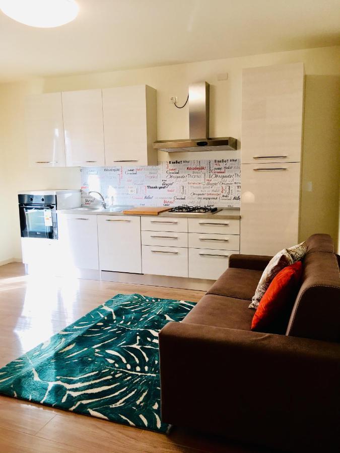 Residenza Elena Apartment Rimini Bagian luar foto