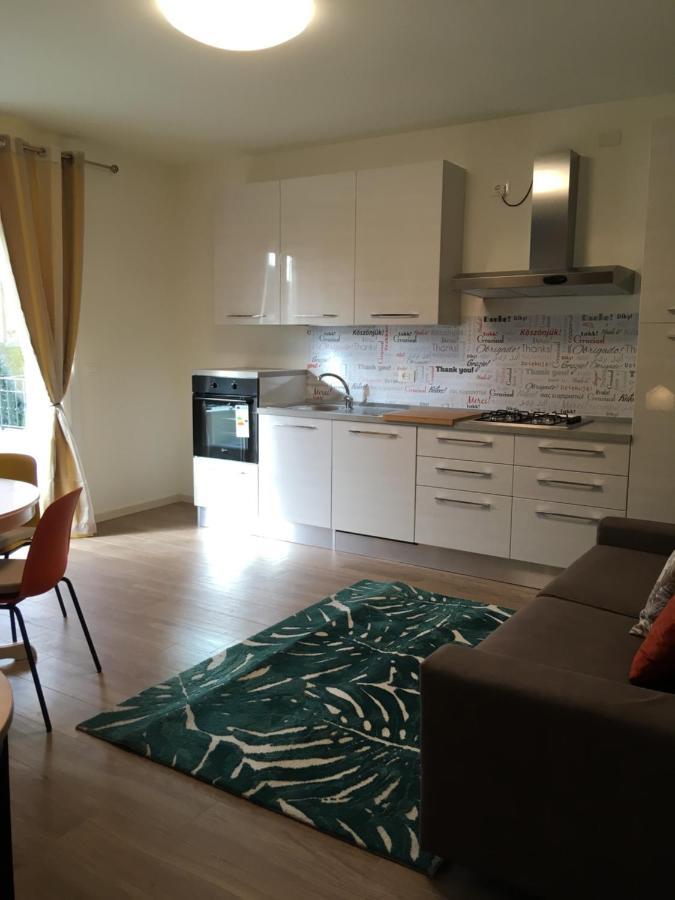 Residenza Elena Apartment Rimini Bagian luar foto