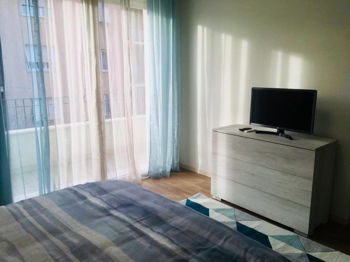Residenza Elena Apartment Rimini Bagian luar foto