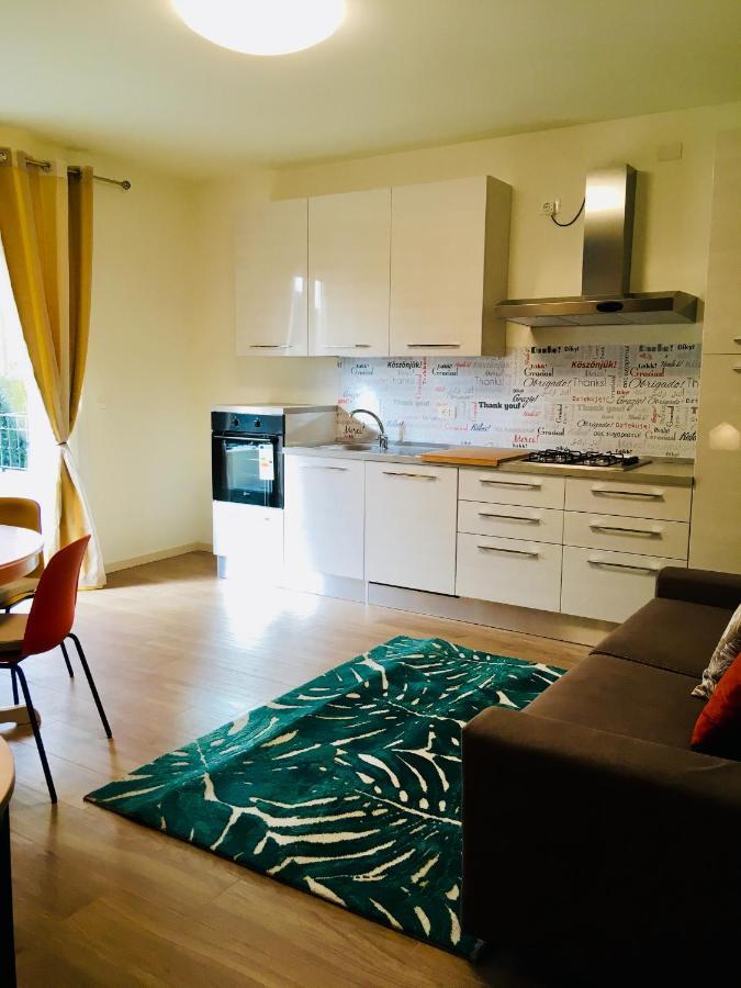 Residenza Elena Apartment Rimini Bagian luar foto